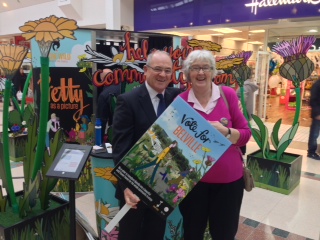 October 2013 - Alice McCaughey seeking support in the Oak Mall
for Belville Community Garden's nomination for Grow Wild